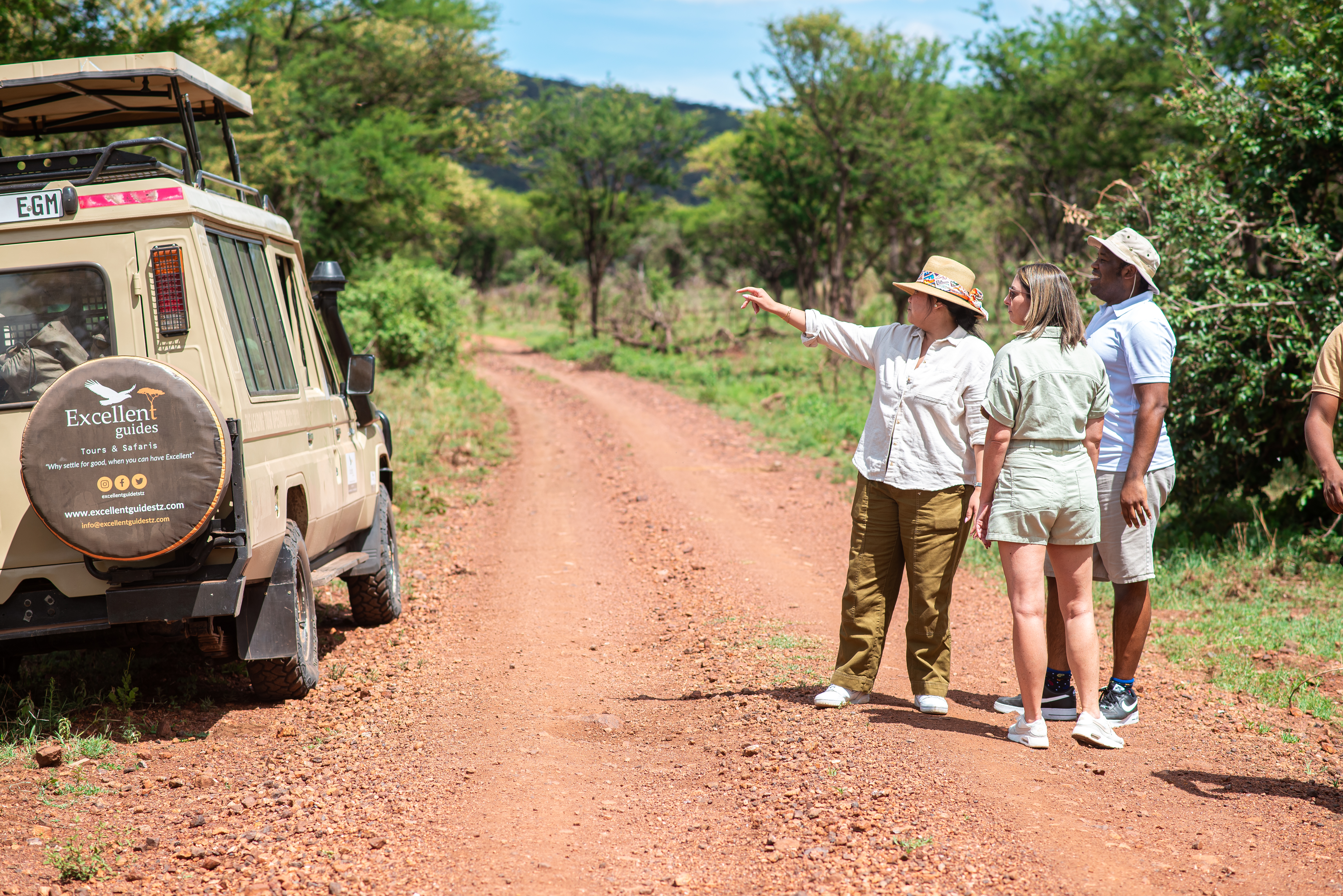 Excellent Guides guests sharing a private safari moment